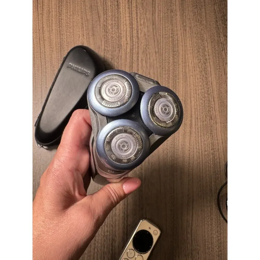 Philips Norelco 6000 Shaver Trimmer S6540‎ Handle Charger & Case